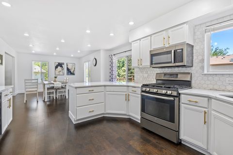 Tiny photo for 2462 Green Valley Court, Aurora, IL 60503 (MLS # 12677980)