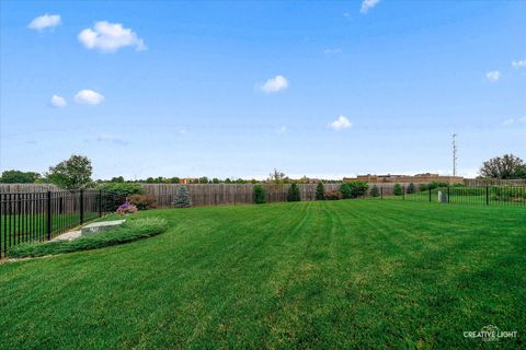 Tiny photo for 957 N Carly Circle, Yorkville, IL 60560 (MLS # 12464244)