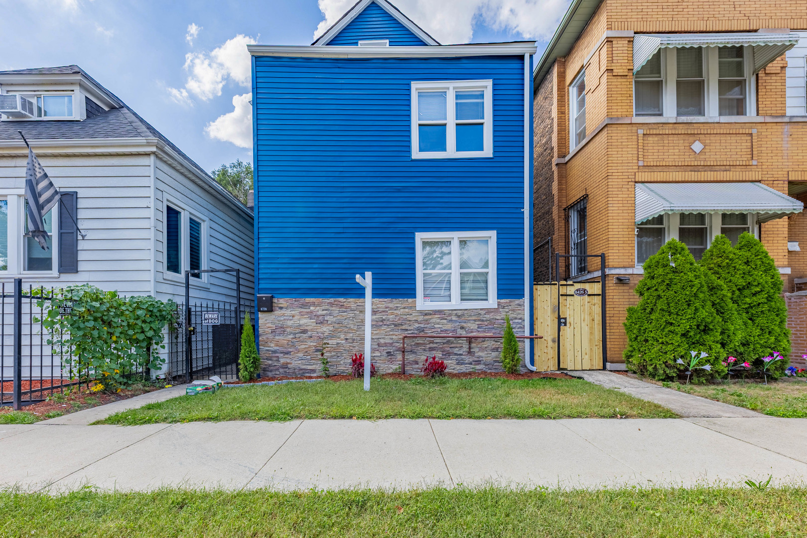 8428 S Escanaba Avenue