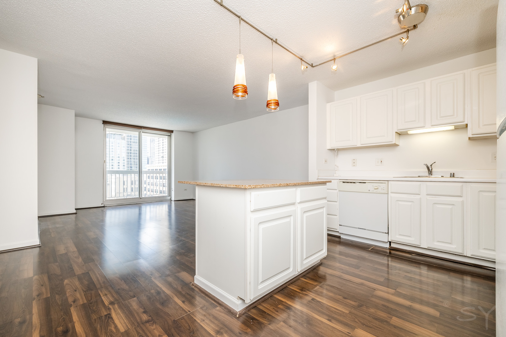 545 N Dearborn Street W1409
