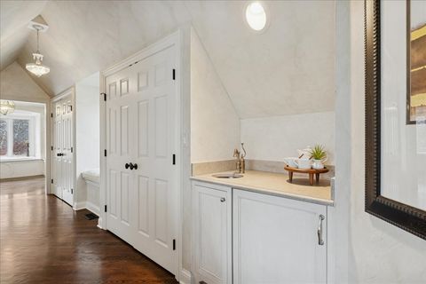 Tiny photo for 2041 Tremont Court, Libertyville, IL 60048 (MLS # 12597911)