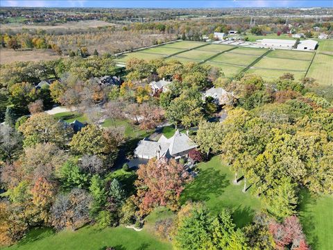 Tiny photo for 2041 Tremont Court, Libertyville, IL 60048 (MLS # 12597911)