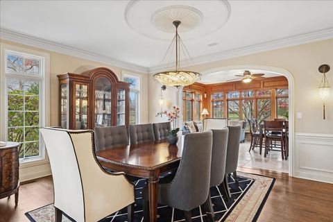 Tiny photo for 2041 Tremont Court, Libertyville, IL 60048 (MLS # 12597911)