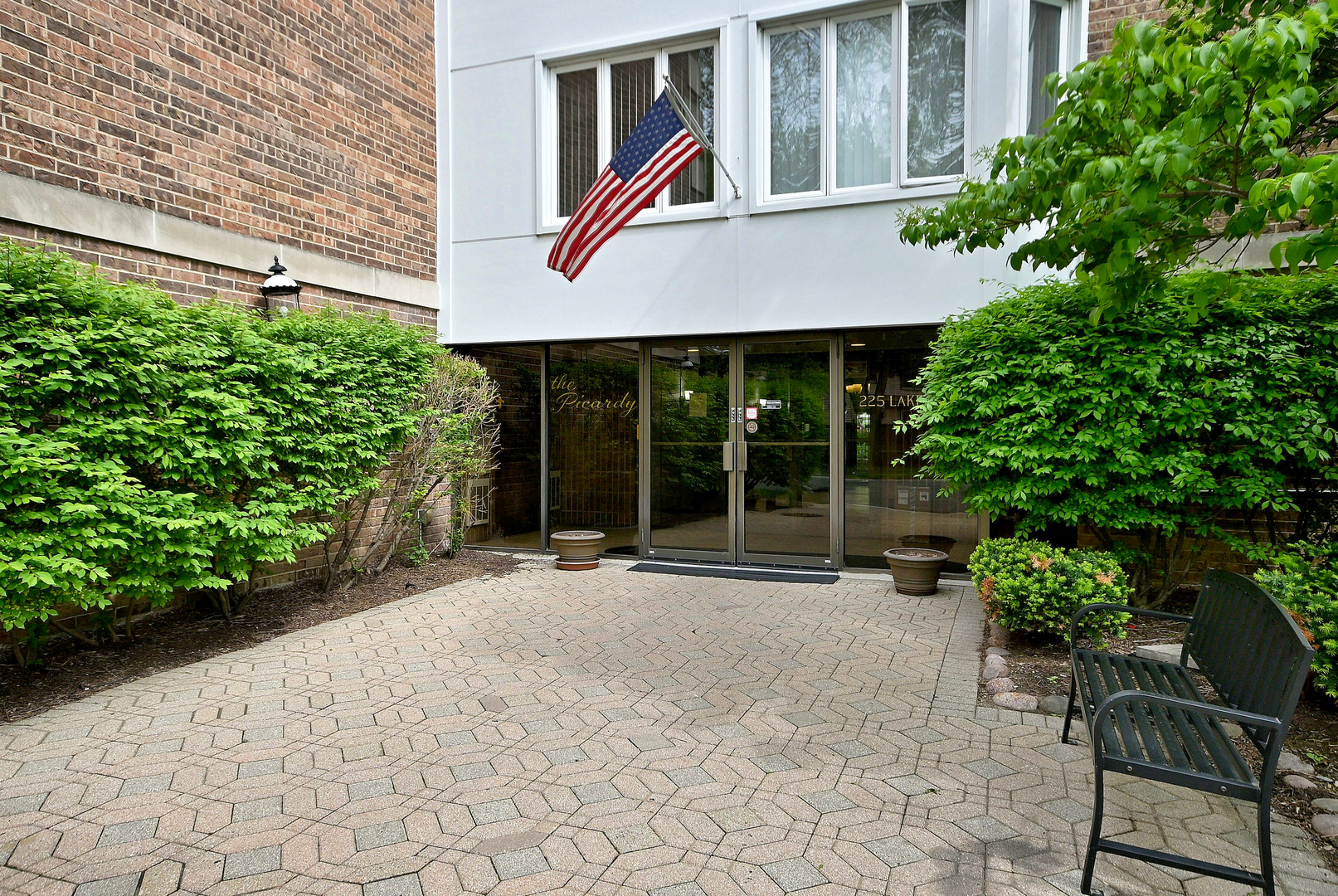 225 Lake Boulevard 560