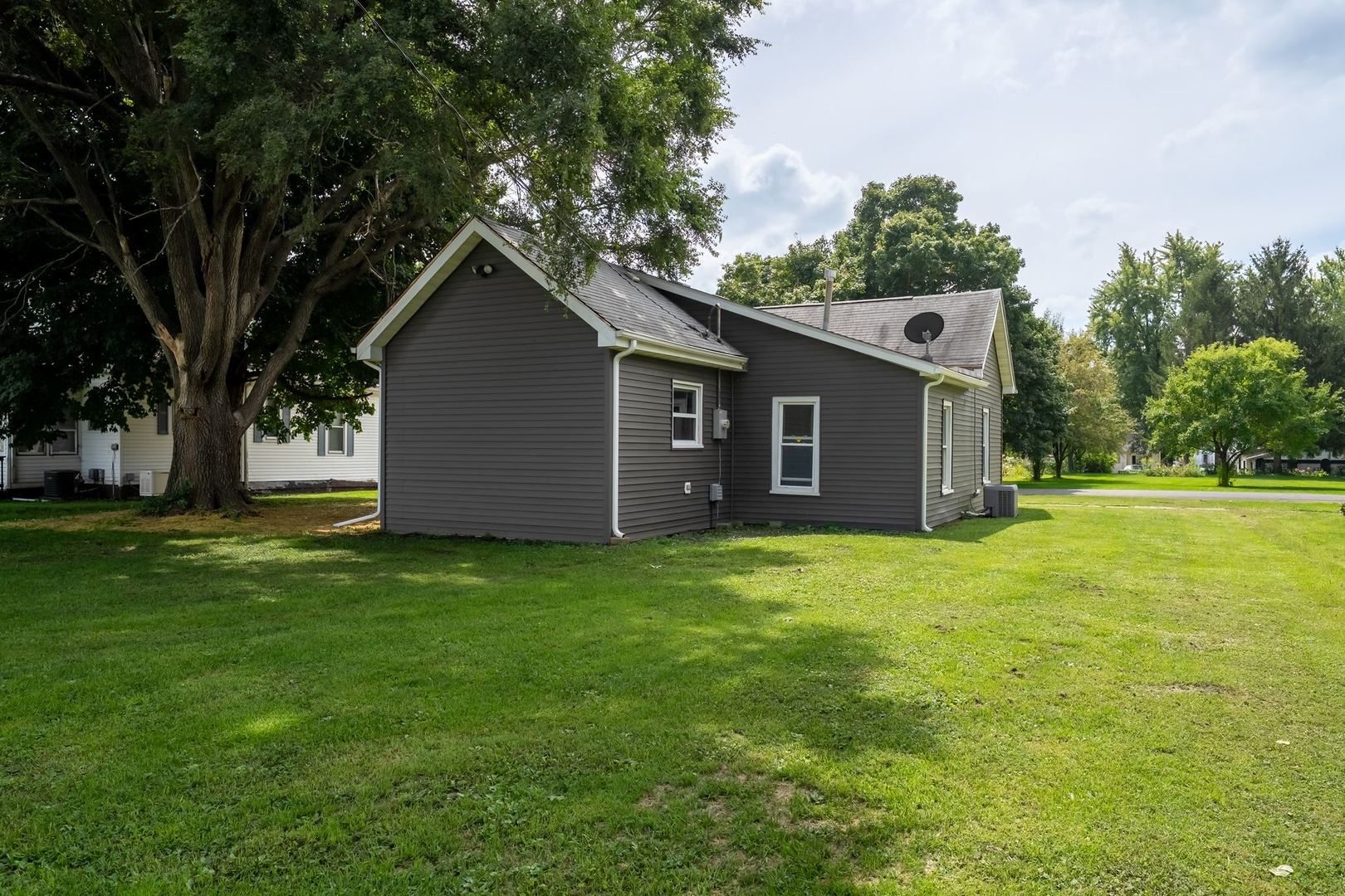 409 W Carter Street
