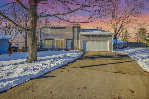 Tiny photo for 4 Genevieve Lane, Champaign, IL 61822 (MLS # 12594904)