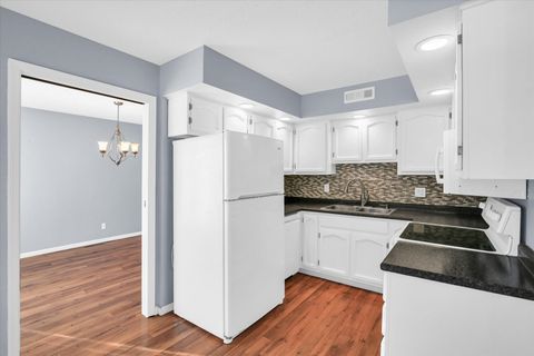 Tiny photo for 4 Genevieve Lane, Champaign, IL 61822 (MLS # 12594904)