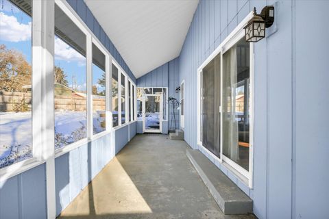 Tiny photo for 4 Genevieve Lane, Champaign, IL 61822 (MLS # 12594904)