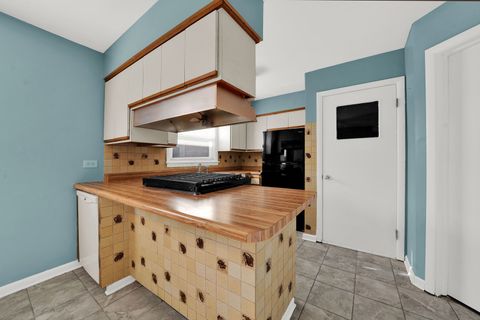 Tiny photo for 5630 S Melvina Avenue, Chicago, IL 60638 (MLS # 12517690)