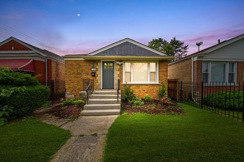 Tiny photo for 819 E 98th Place, Chicago, IL 60628 (MLS # 12519828)