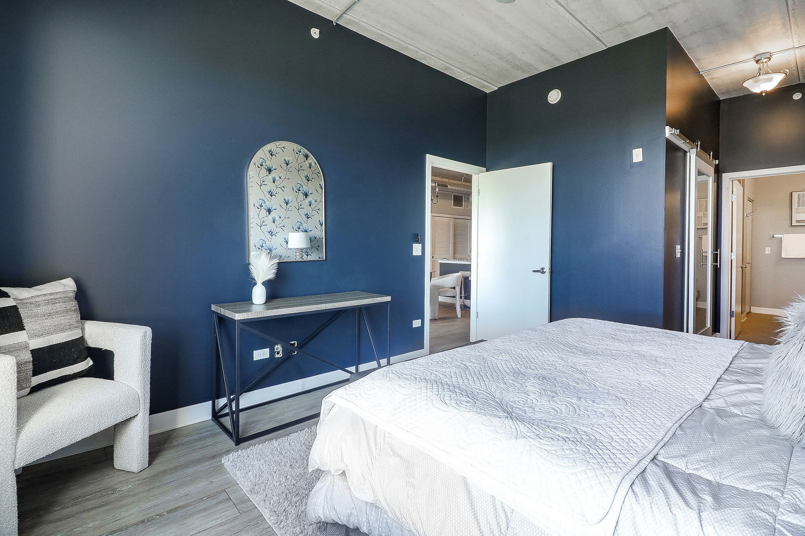 Burr Ridge, Illinois 60527, United States, 2 Bedrooms Bedrooms, ,2 BathroomsBathrooms,Residential,Active,177157