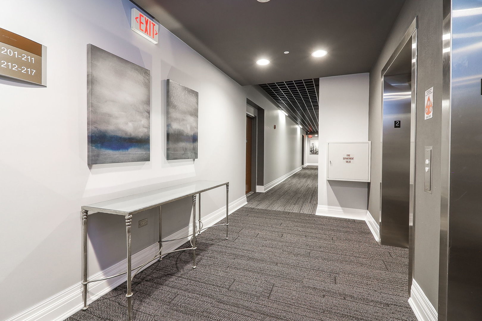 Burr Ridge, Illinois 60527, United States, 2 Bedrooms Bedrooms, ,2 BathroomsBathrooms,Residential,Active,177157