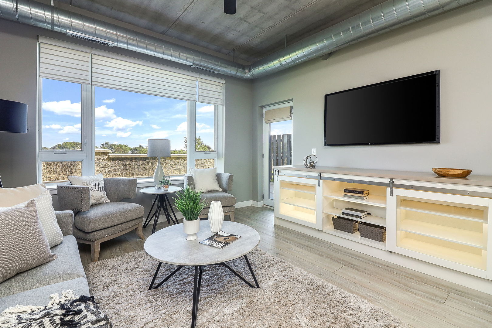 Burr Ridge, Illinois 60527, United States, 2 Bedrooms Bedrooms, ,2 BathroomsBathrooms,Residential,Active,177157