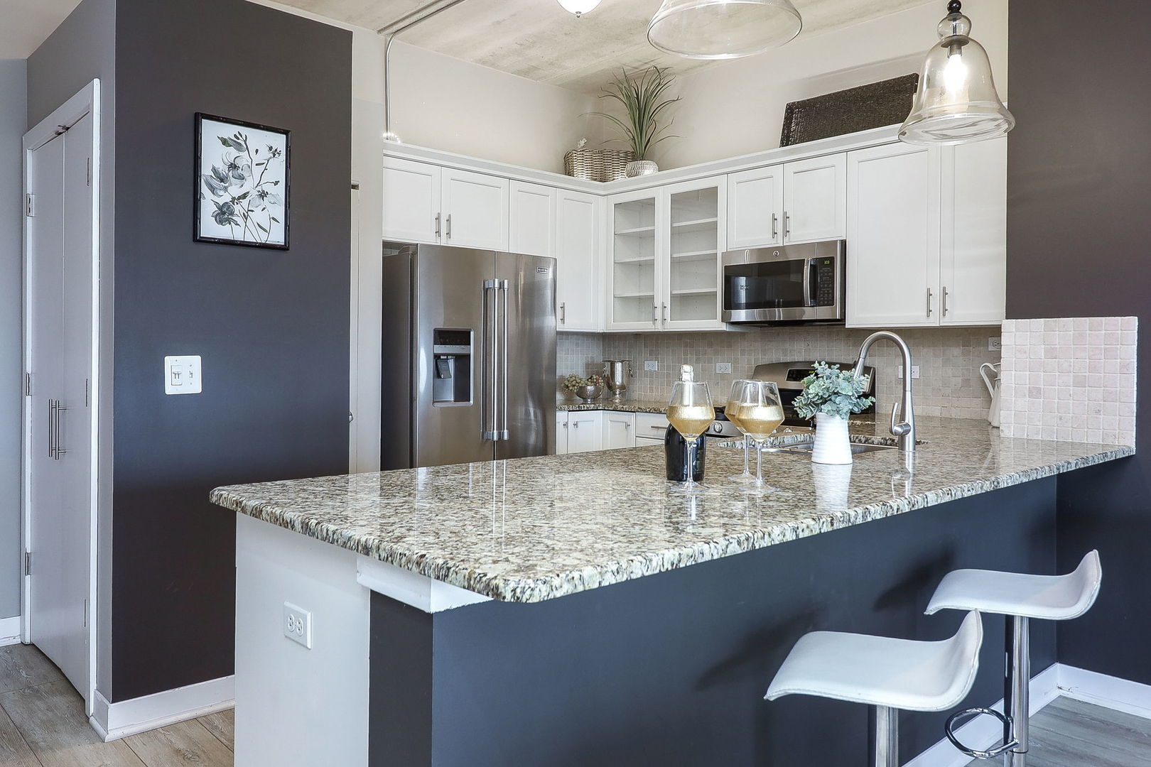 Burr Ridge, Illinois 60527, United States, 2 Bedrooms Bedrooms, ,2 BathroomsBathrooms,Residential,Active,177157