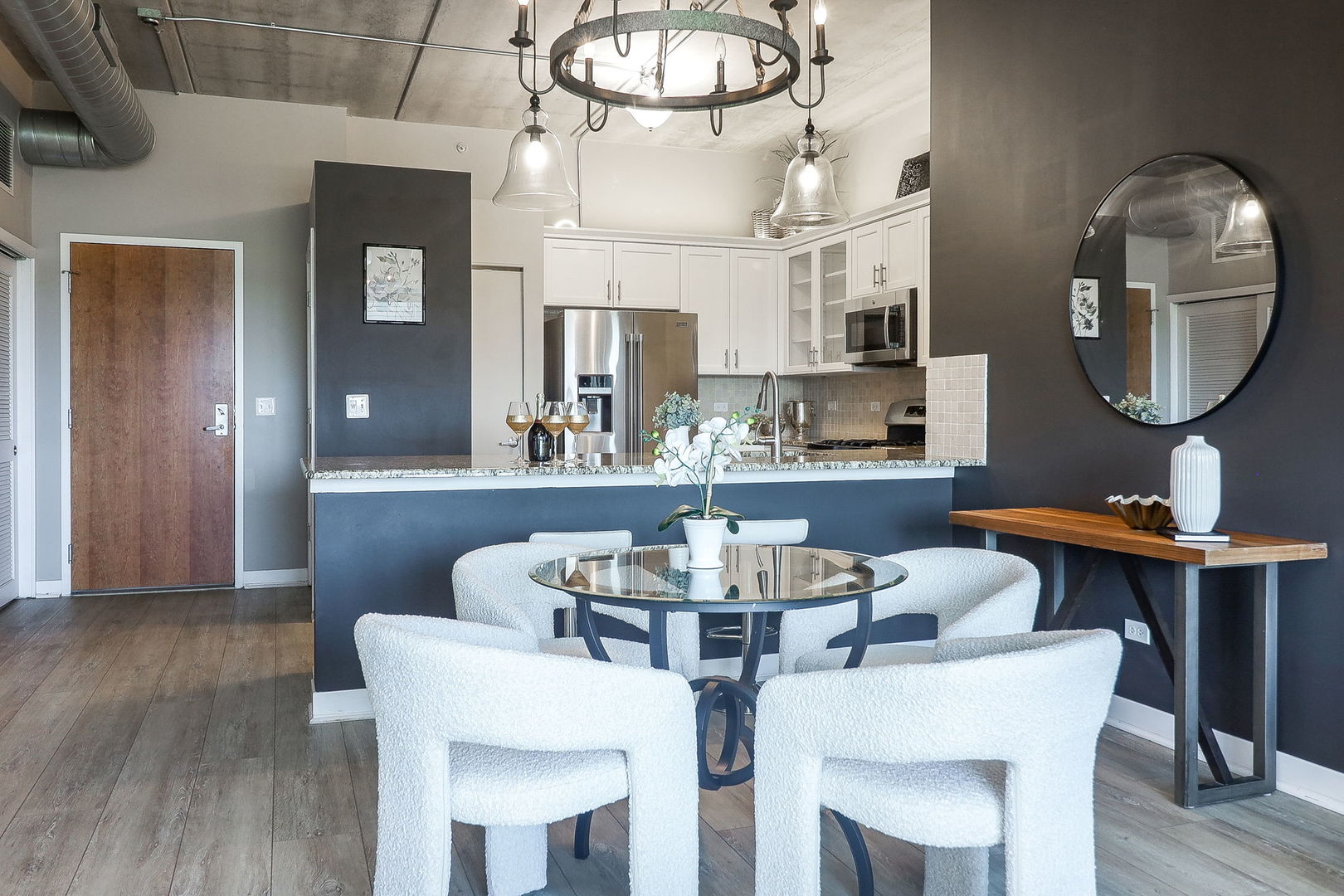 Burr Ridge, Illinois 60527, United States, 2 Bedrooms Bedrooms, ,2 BathroomsBathrooms,Residential,Active,177157