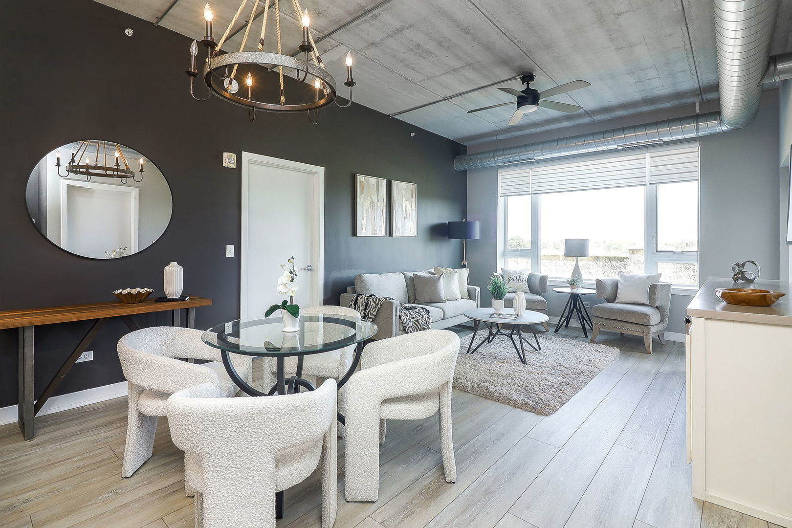 Burr Ridge, Illinois 60527, United States, 2 Bedrooms Bedrooms, ,2 BathroomsBathrooms,Residential,Active,177157