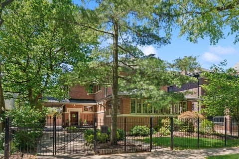 Photo of 4234 N Hazel Street, Chicago, IL 60613 (MLS # 12785298)