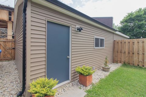 Tiny photo for 4557 S Prairie Avenue, Chicago, IL 60653 (MLS # 12655272)