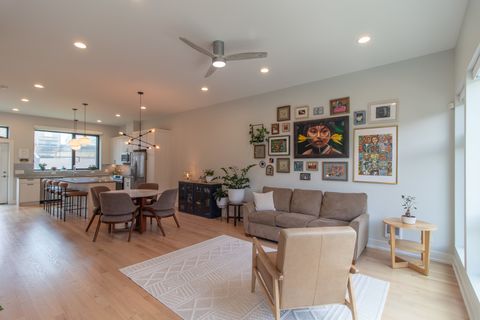 Tiny photo for 4557 S Prairie Avenue, Chicago, IL 60653 (MLS # 12655272)