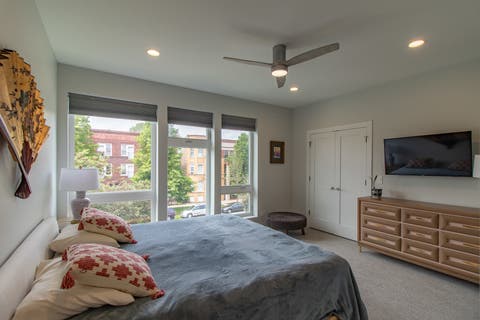 Tiny photo for 4557 S Prairie Avenue, Chicago, IL 60653 (MLS # 12655272)
