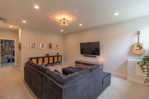 Tiny photo for 4557 S Prairie Avenue, Chicago, IL 60653 (MLS # 12655272)