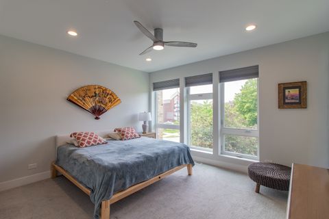 Tiny photo for 4557 S Prairie Avenue, Chicago, IL 60653 (MLS # 12655272)
