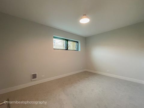 Tiny photo for 4557 S Prairie Avenue, Chicago, IL 60653 (MLS # 12655272)