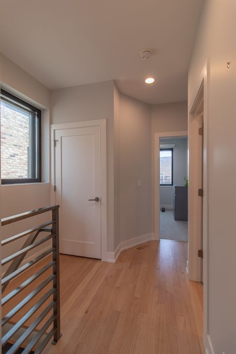 Tiny photo for 4557 S Prairie Avenue, Chicago, IL 60653 (MLS # 12655272)