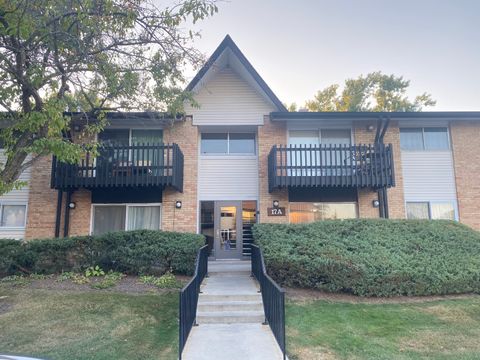 Photo of 17a Kingery Quarter #102, Willowbrook, IL 60527 (MLS # 12496885)