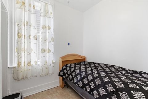 Tiny photo for 516 W 45th Place, Chicago, IL 60609 (MLS # 12599184)