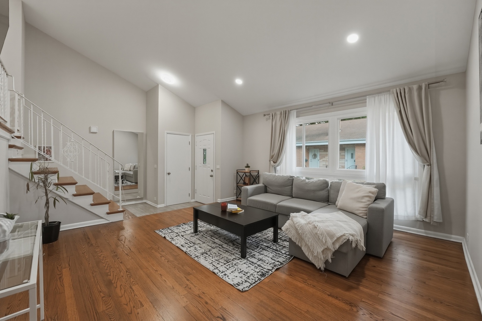 1533 N Arlington Heights Road C