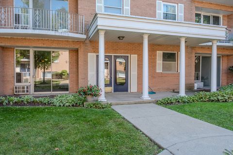 Tiny photo for 415 Wesley Avenue #24, Oak Park, IL 60302 (MLS # 12518051)