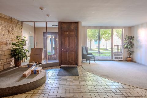 Tiny photo for 415 Wesley Avenue #24, Oak Park, IL 60302 (MLS # 12518051)