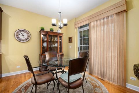 Tiny photo for 63 Oak Creek Court, North Aurora, IL 60542 (MLS # 12582688)