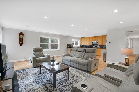 Tiny photo for 612 Mulford Street #203, Evanston, IL 60202 (MLS # 12503660)