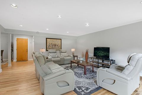 Tiny photo for 612 Mulford Street #203, Evanston, IL 60202 (MLS # 12503660)