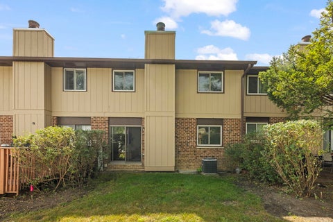 Tiny photo for 1025 Loughborough Court, Wheaton, IL 60189 (MLS # 12711557)