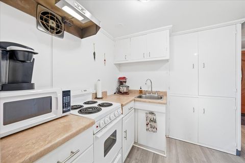 Tiny photo for 9960 W 151 Street, Orland Park, IL 60462 (MLS # 12518712)