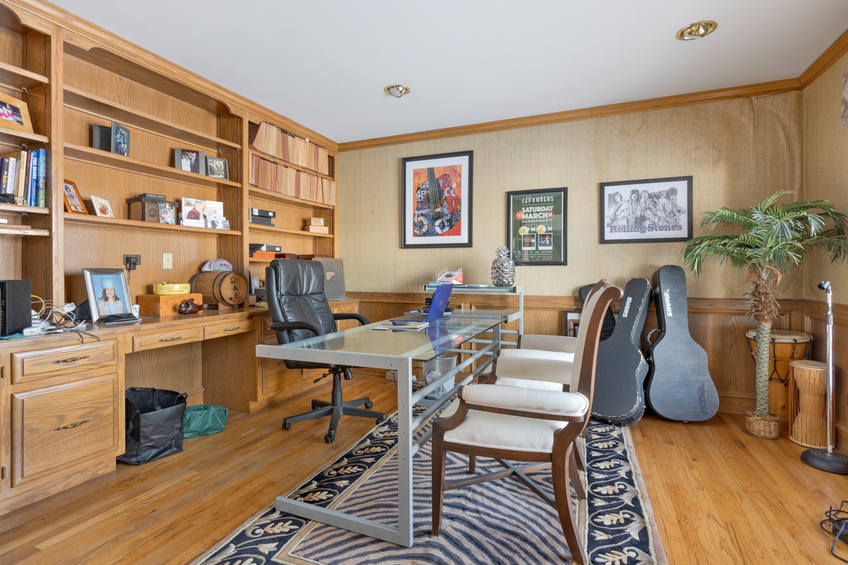 2905 Royal Fox Drive