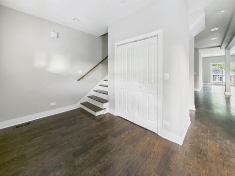 Tiny photo for 840 S Cuyler Avenue, Oak Park, IL 60304 (MLS # 12461048)