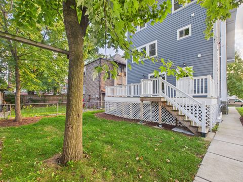 Tiny photo for 840 S Cuyler Avenue, Oak Park, IL 60304 (MLS # 12461048)