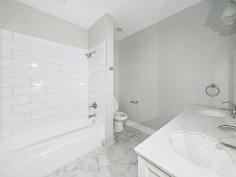 Tiny photo for 840 S Cuyler Avenue, Oak Park, IL 60304 (MLS # 12461048)