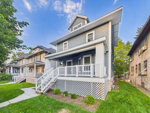 Tiny photo for 840 S Cuyler Avenue, Oak Park, IL 60304 (MLS # 12461048)
