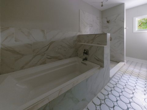 Tiny photo for 840 S Cuyler Avenue, Oak Park, IL 60304 (MLS # 12461048)