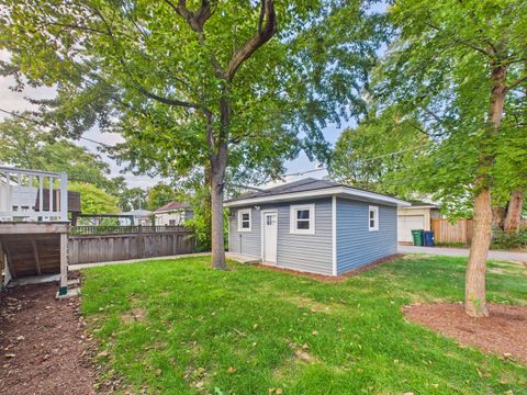 Tiny photo for 840 S Cuyler Avenue, Oak Park, IL 60304 (MLS # 12461048)