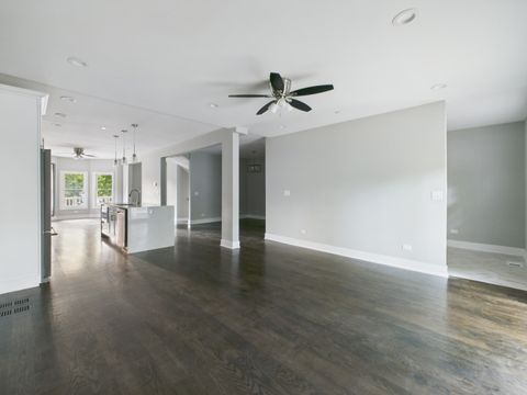 Tiny photo for 840 S Cuyler Avenue, Oak Park, IL 60304 (MLS # 12461048)