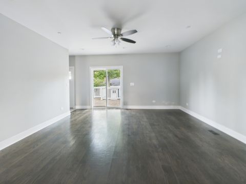 Tiny photo for 840 S Cuyler Avenue, Oak Park, IL 60304 (MLS # 12461048)