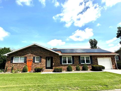 Photo of 1340 E 6TH Street, Centralia, IL 62801 (MLS # EB460231)