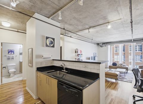 Tiny photo for 700 W Van Buren Street #602, Chicago, IL 60607 (MLS # 12567915)