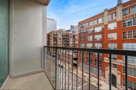 Tiny photo for 700 W Van Buren Street #602, Chicago, IL 60607 (MLS # 12567915)